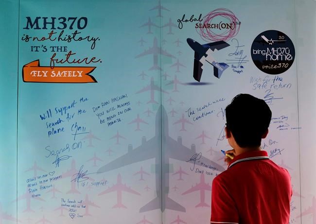 Abbott says top Malaysian leaders suspected pilot of MH370 | iNFOnews.ca