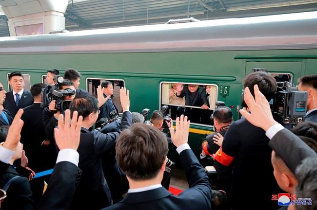Kim breaks with his flight-phobic father, travels by plane | iNFOnews.ca
