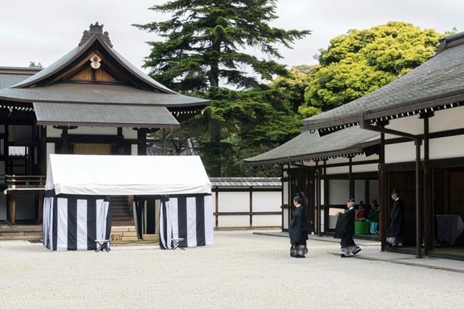 Japan uses turtle divination for emperor enthronement rites | iNFOnews.ca CP446898537