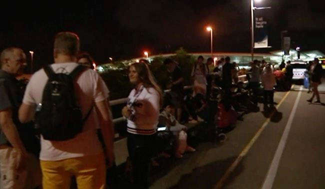 Australian police disable, arrest man in airport standoff | iNFOnews.ca Australian police disable, arrest man in airport standoff | iNFOnews.ca