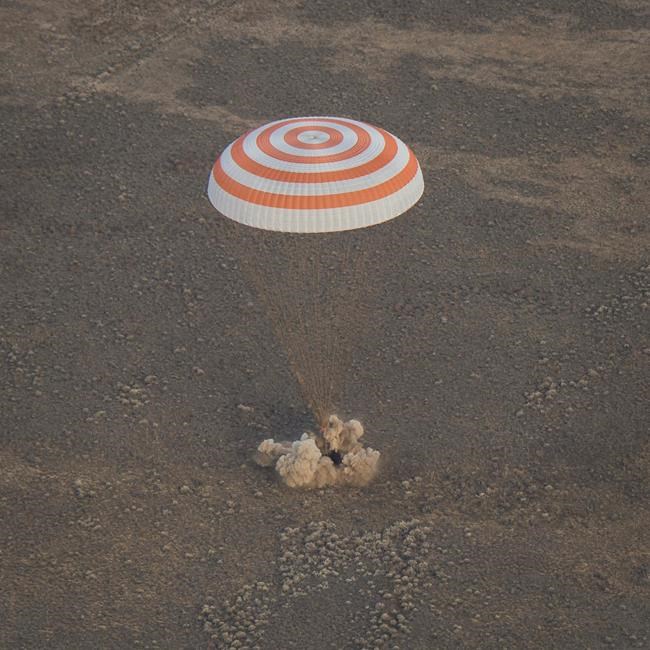 Soyuz space capsule returns to Earth from 115-day mission | iNFOnews.ca Soyuz space capsule returns to Earth from 115-day mission | iNFOnews.ca