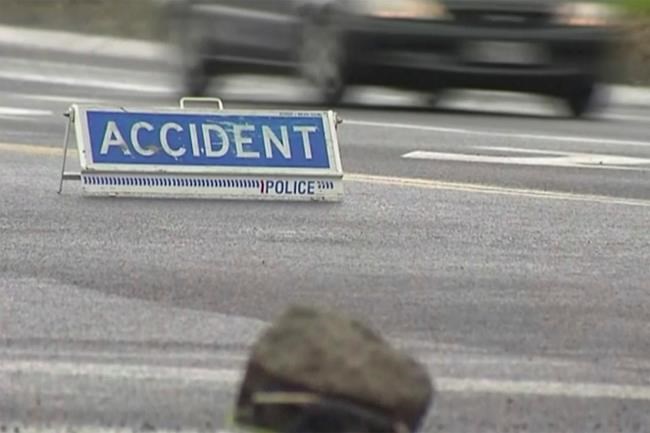 Tour bus crashes on wet New Zealand road, 5 Chinese killed | iNFOnews.ca