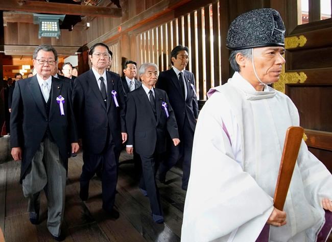 Japan's new emperor remorseful in 1st war anniversary speech | iNFOnews.ca CP814469873
