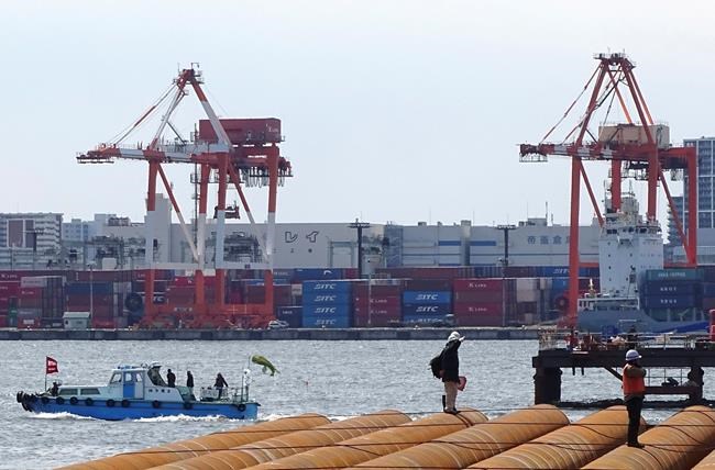 Japan exports climb on surging demand for cars, machinery | iNFOnews.ca CP876042993