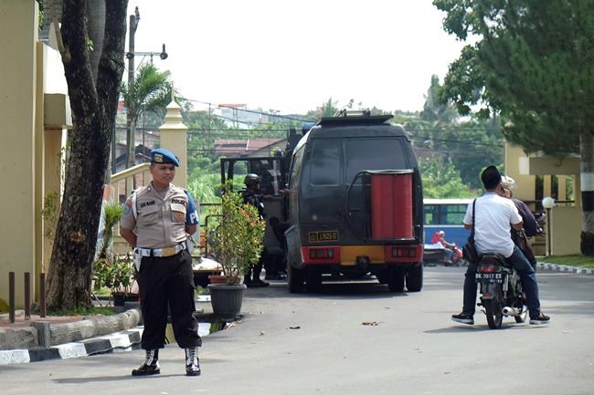 Militants hit Indonesia police; 1 officer, 1 attacker dead | iNFOnews.ca Militants hit Indonesia police; 1 officer, 1 attacker dead | iNFOnews.ca