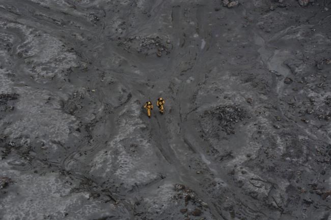 New Zealand observes silence 1 week after volcano killed 18 | iNFOnews.ca
