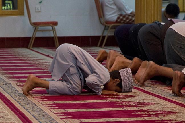 'I feel trapped': Violence fuels fear among Myanmar Muslims | iNFOnews.ca