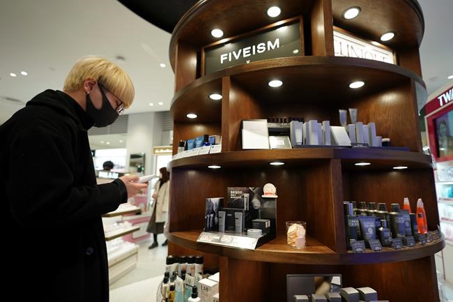 Japanese businessmen brighten makeup industry amid pandemic | iNFOnews.ca CP332999324