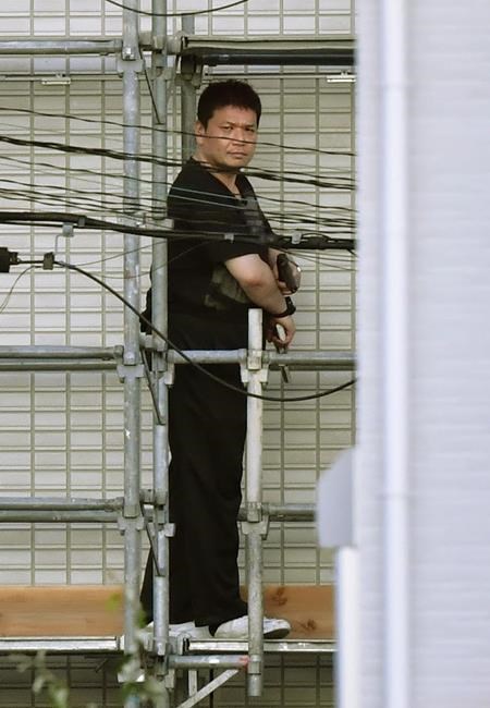 Fatal shooting suspect in armed standoff in western Japan | iNFOnews.ca