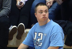 Acts of kindness have become the cool thing to do at Middle Tennessee high school | iNFOnews.ca CP32323459