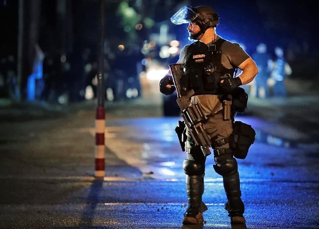 Memphis police appeal for calm after marshals kill black man | iNFOnews.ca