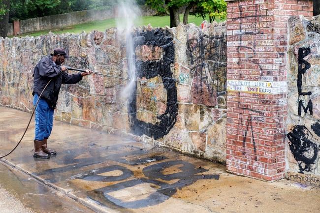 'BLM' and 'Defund the Police' spray painted at Graceland | iNFOnews.ca CP1728927285