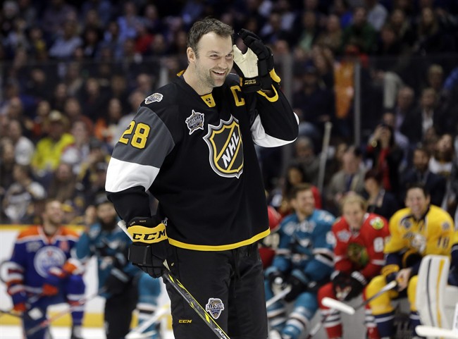 Enforcer John Scott scores 2 goals in All-Star Game | iNFOnews.ca CP36220888