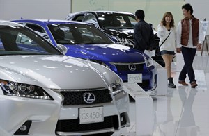 Toyota back at No. 1 selling nearly 9.75 million vehicles in 2012, dethroning GM officially | iNFOnews.ca CP21772723