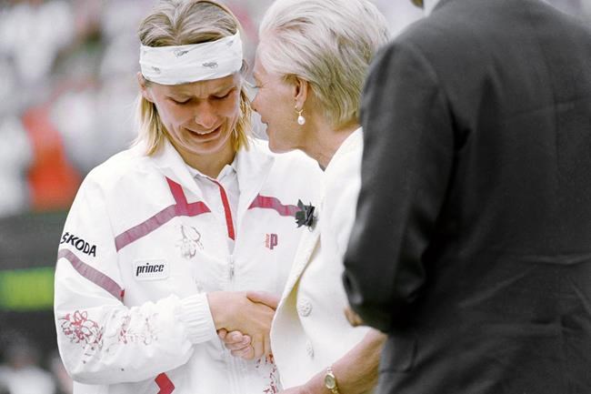 Former Wimbledon champion Jana Novotna dies at 49 | iNFOnews.ca Former Wimbledon champion Jana Novotna dies at 49 | iNFOnews.ca