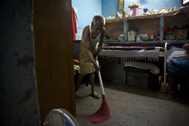 India's 'Medicine Baba' gets unwanted drugs from the rich to help treat the poor | iNFOnews.ca CP33951155