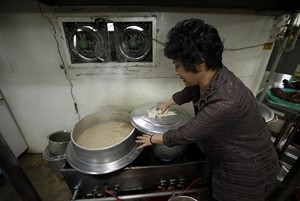 Pooches in a pot? Pet-mad young Koreans say no to elders' taste for dog, prefer to raise pups | iNFOnews.ca CP29663130