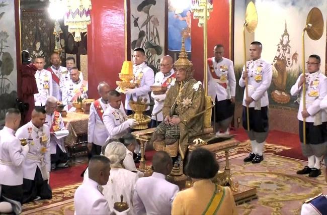 The Latest: Thai king presents wife with queen's regalia | iNFOnews.ca