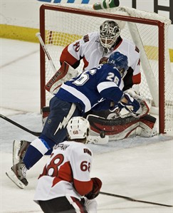 Martin St. Louis has 2 goals, Ben Bishop wins 15th game, Lightning beat Senators 3-1 | iNFOnews.ca Martin St. Louis has 2 goals, Ben Bishop wins 15th game, Lightning beat Senators 3-1 | iNFOnews.ca