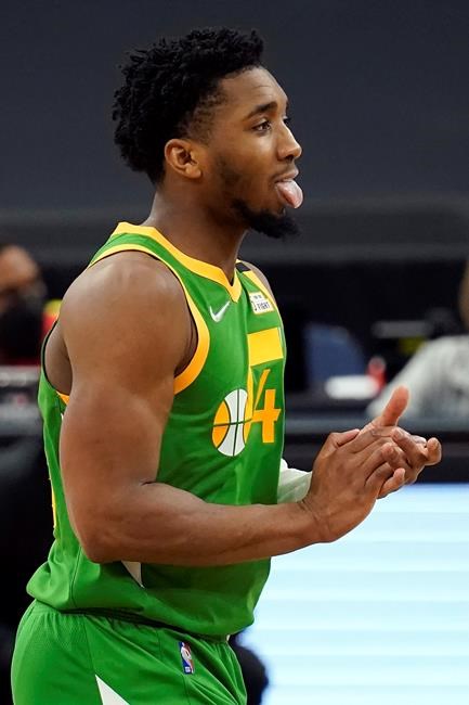Mitchell helps Jazz hold off Raptors, 115-112 | iNFOnews.ca