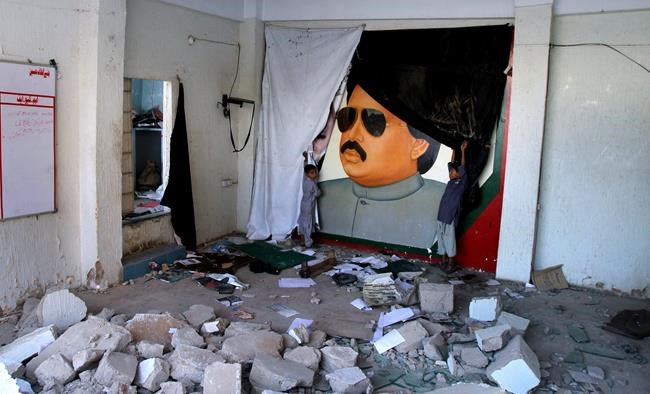 Pakistan demolished over 100 offices of MQM party in Karachi | iNFOnews.ca