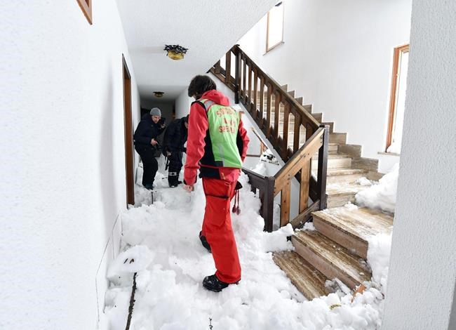 Avalanches, heavy snowfall wreak havoc in northern Italy | iNFOnews.ca