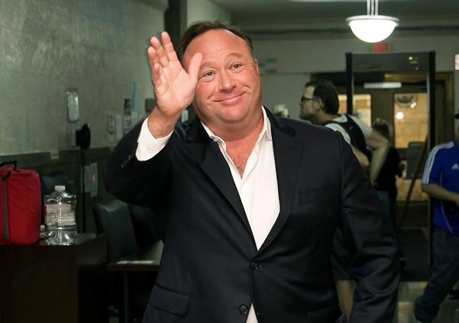 Twitter suspends conspiracy theorist Alex Jones for 1 week | iNFOnews.ca CP1888179614