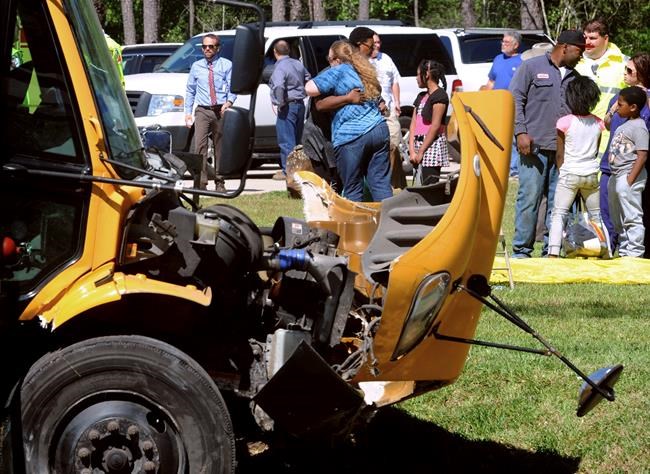 School bus crash sends 23 children, 1 adult to hospitals | iNFOnews.ca School bus crash sends 23 children, 1 adult to hospitals | iNFOnews.ca
