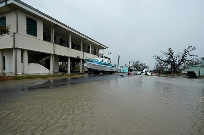 Laura victims may go weeks without power; US deaths reach 14 | iNFOnews.ca CP587980562