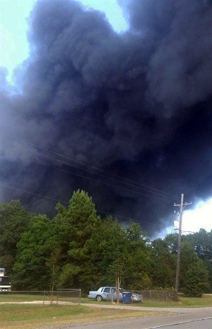 Series of explosions, fire tears through Texas oil field chemical supplier | iNFOnews.ca Series of explosions, fire tears through Texas oil field chemical supplier | iNFOnews.ca