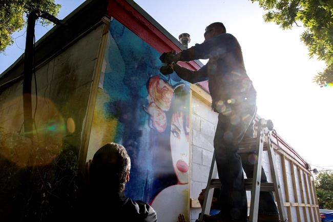 New Selena mural graces slain singer's Texas neighbourhood | iNFOnews.ca
