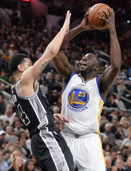 Warriors tie record with 72nd win, end Spurs' home streak | iNFOnews.ca Warriors tie record with 72nd win, end Spurs' home streak | iNFOnews.ca