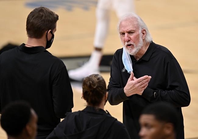 Spurs' Becky Hammon first woman to direct NBA team | iNFOnews.ca Spurs' Becky Hammon first woman to direct NBA team | iNFOnews.ca