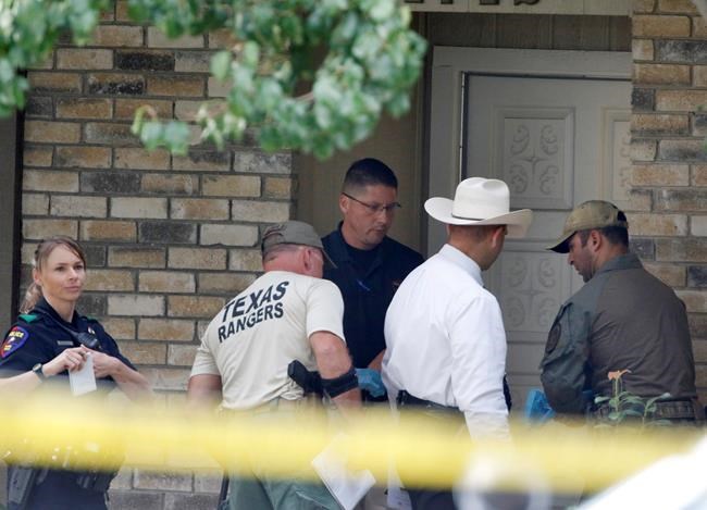 Police: 9 dead, including suspect, at suburban Dallas home | iNFOnews.ca