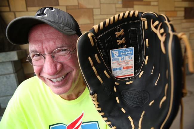 Texan wins glove nearly 60 years after baseball card contest | iNFOnews.ca