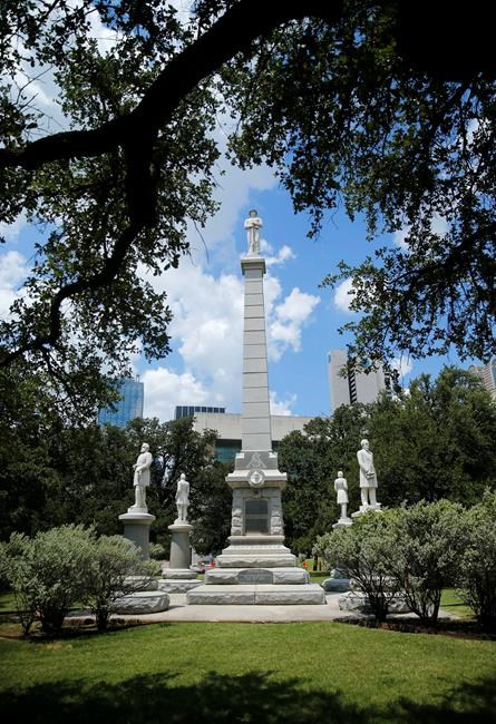 Dallas' black councilmen say remove statues to heal past | iNFOnews.ca