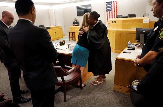 Judge’s hug not embraced by all after Dallas officer’s trial | iNFOnews.ca
