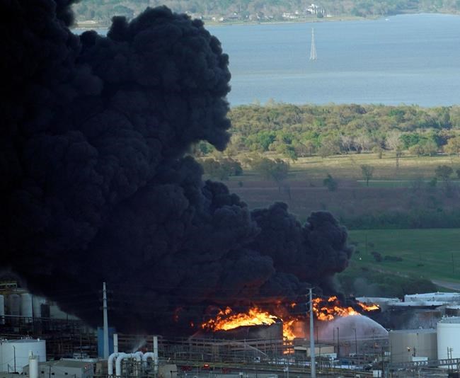 Officials: Air is safe near Houston-area petrochemical fire | iNFOnews.ca Officials: Air is safe near Houston-area petrochemical fire | iNFOnews.ca