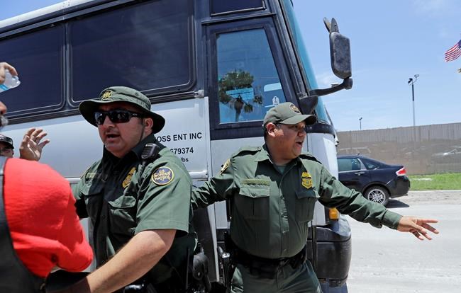 Protesters, Democrats want immigrant families reunited | iNFOnews.ca Protesters, Democrats want immigrant families reunited | iNFOnews.ca