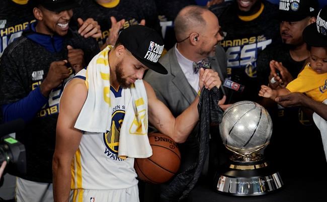 Warriors await word on top defender Iguodala as LeBron looms | iNFOnews.ca