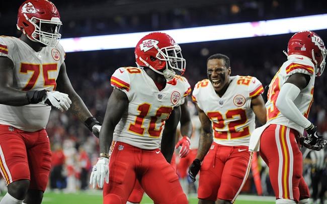 Undefeated Chiefs beat Texans 42-34; Watt breaks left leg | iNFOnews.ca Undefeated Chiefs beat Texans 42-34; Watt breaks left leg | iNFOnews.ca