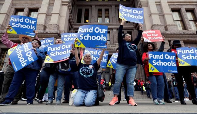 Suddenly, cost-cutting states turn friendly to teachers | iNFOnews.ca CP1534992953