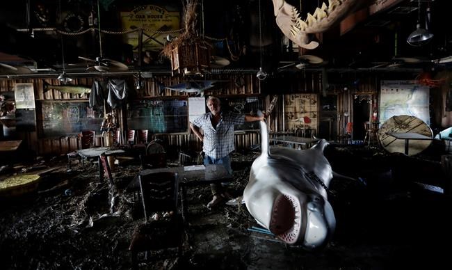 Relief comes slowly for coastal towns recovering from Harvey | iNFOnews.ca