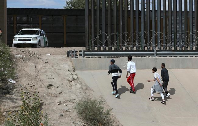 Border numbers drop amid heat, Mexico crackdown | iNFOnews.ca
