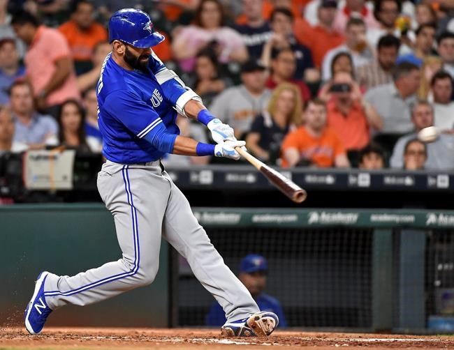 Dickey throws 7 strong innings in Jays' 2-1 win over Astros | iNFOnews.ca