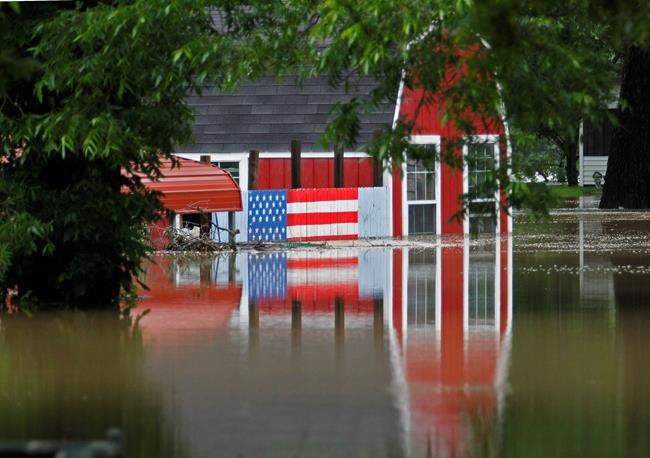 Some moving, others staying after latest Texas flooding | iNFOnews.ca