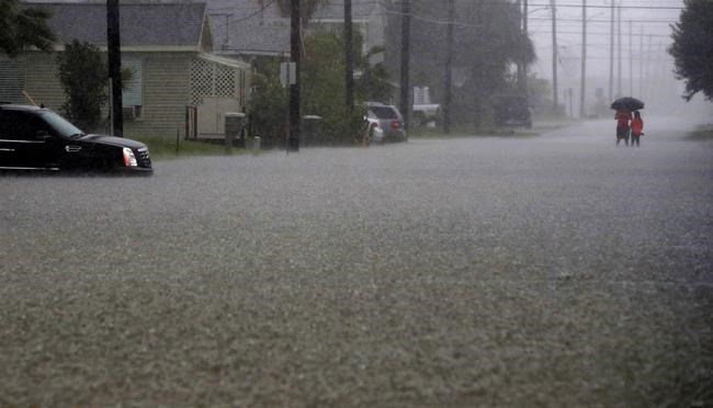 The Latest: Conditions in Houston improve as Imelda departs | iNFOnews.ca CP64955795