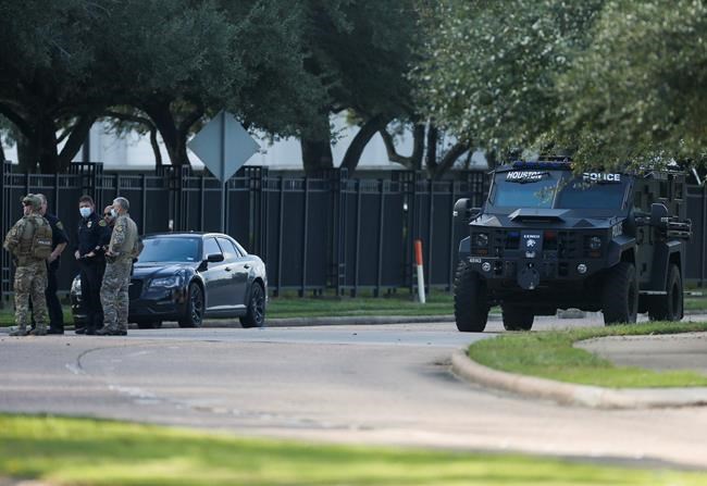 Police: Houston officer killed in shooting, another wounded | iNFOnews.ca