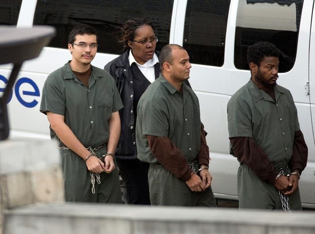 Houston man accused of trying to join IS pleads guilty | iNFOnews.ca