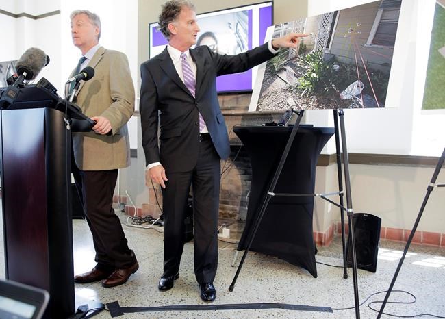 The Latest: Houston police chief supports drug raid charges | iNFOnews.ca